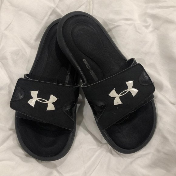 Under Armour Slides boys size 4/womens 6 - Picture 1 of 1